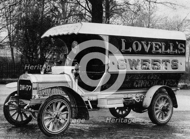 1909 Dennis truck. Creator: Unknown.