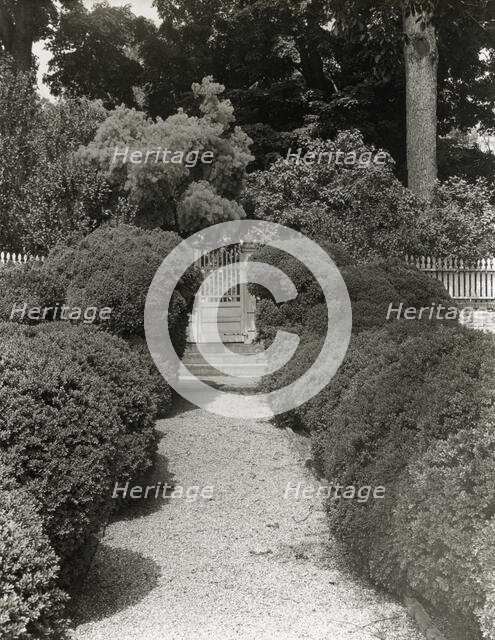 "Mount Vernon," George Washington house, George Washington Parkway, Mount Vernon, Virginia, c1894. Creator: Frances Benjamin Johnston.