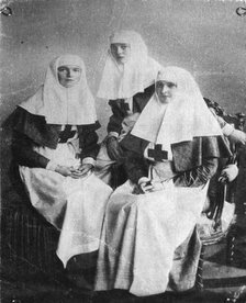 Tsarina Alexandra and Grand Duchesses Olga and Tatiana of Russia, 1914. Artist: Unknown