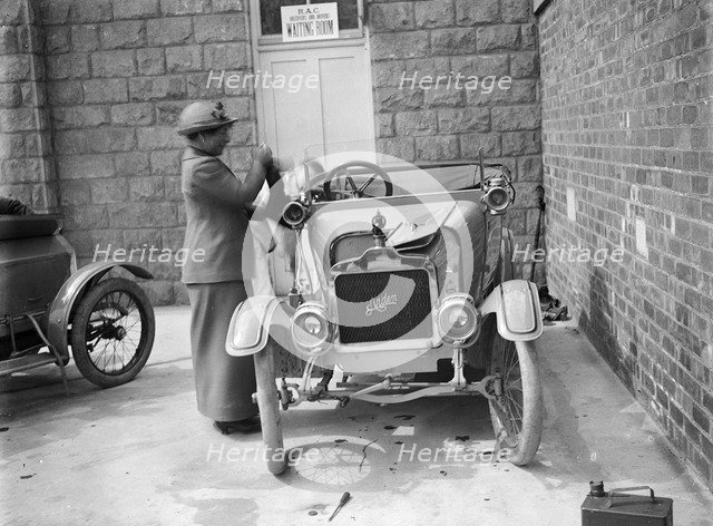 1913 Arden 10hp car. Artist: Bill Brunell.