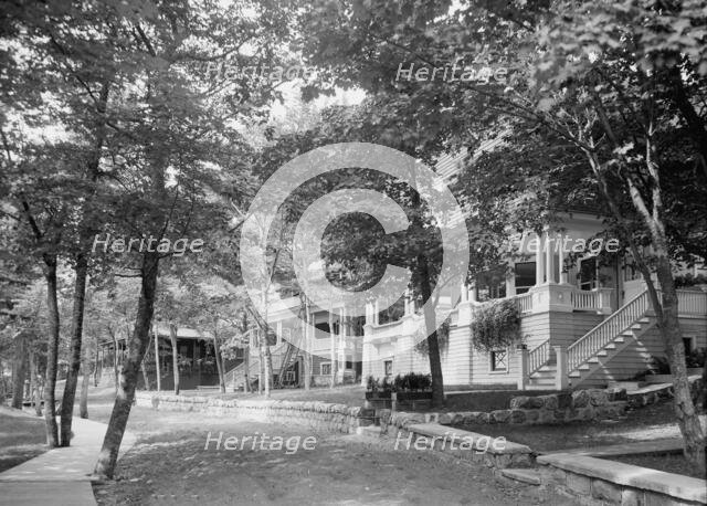 Cottages at Harbor Point, Mich., c1906. Creator: Unknown.