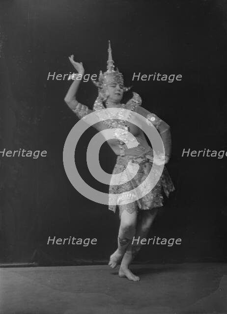 St. Denis, Ruth, 1919 Feb. 11. Creator: Arnold Genthe.