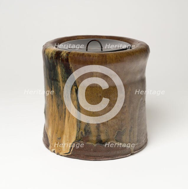 Satsuma-Ware Water Jar (Mizusashi), 18th century. Creator: Unknown.