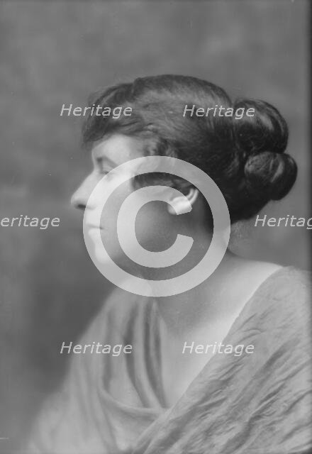 Cisco, John Jay, Mrs., portrait photograph, 1915 June 22. Creator: Arnold Genthe.