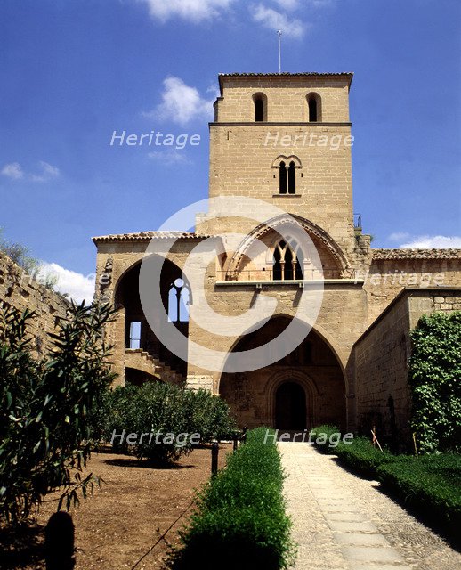 Exterior view of the entrance to Alcañiz castle (Teruel).