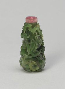 Gourd-Shaped Snuff Bottle with a Butterfly, Trailing Tendrils, and Fruit..., Qing dynasty, 1750-1800 Creator: Unknown.