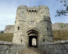 Gatehouse of Carisbrooke Castle, Isle of Wight, c1980-c2017. Artist: Historic England Staff Photographer.
