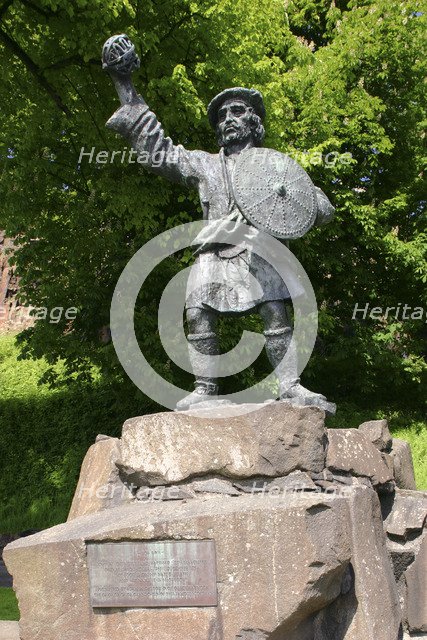 Rob Roy statue, Stirling, Scotland. 