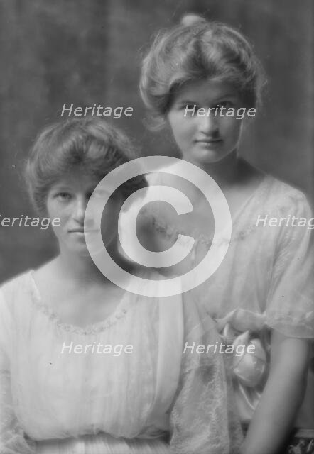 Ward, Dorothy, Miss, and Jane Ward, portrait photograph, 1914 June 11. Creator: Arnold Genthe.