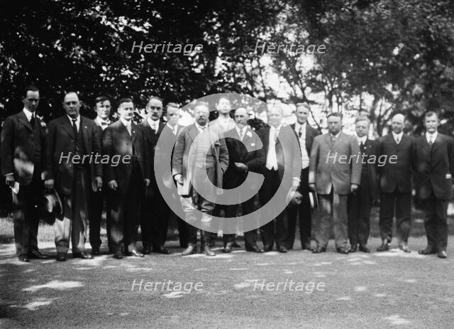 T.R. [Theodore Roosevelt] and Ill. Delegation, 6/1/12, 1912. Creator: Bain News Service.