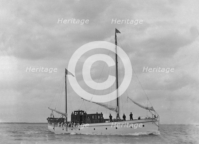 The 44 ton auxiliary ketch 'Wayfarer', 1921. Creator: Kirk & Sons of Cowes.