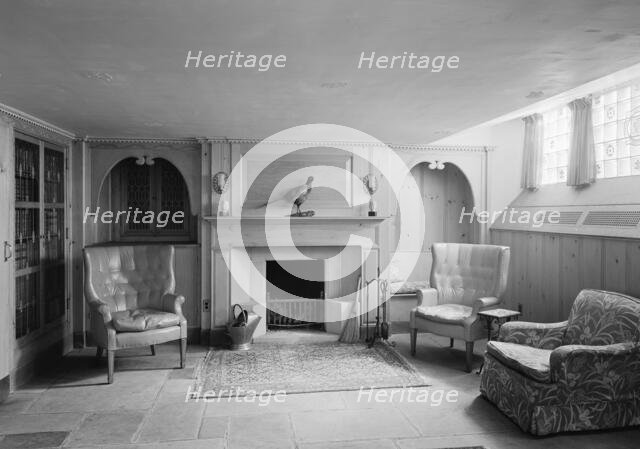 Dr. E. Hall Kline, residence on N. Broadway, Nyack, New York, 1941. Creator: Gottscho-Schleisner, Inc.