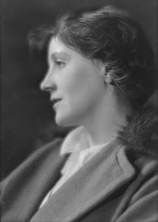 Collinge, Patricia, Miss, portrait photograph, ca. 1915. Creator: Arnold Genthe.