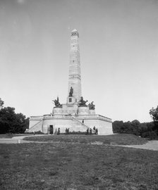 Lincoln Monument, Oak Ridge Cemetery, Springfield, Ill., between 1900 and 1906. Creator: Unknown.