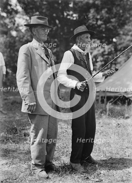Gettysburg Reunion: G.A.R. & U.C.V., 1913. Creator: Harris & Ewing.