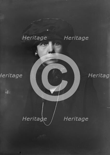 Mrs. W.S. Roundtree, portrait photograph, 1919 Oct. 23. Creator: Arnold Genthe.