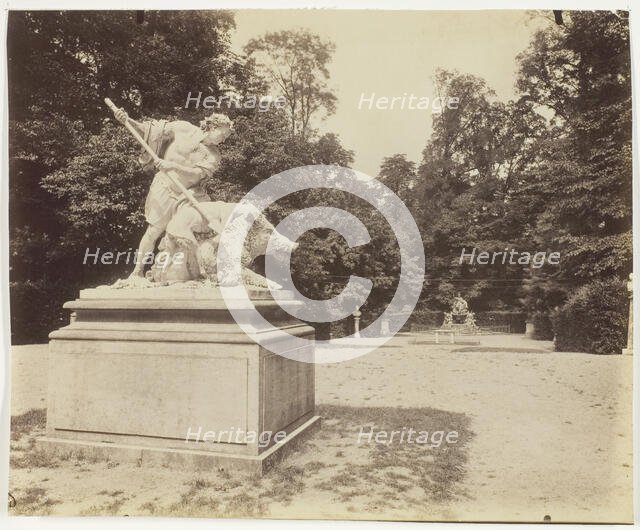 Versailles, Bosquet de l' Arc de Triomphe, 1901. Creator: Eugene Atget.