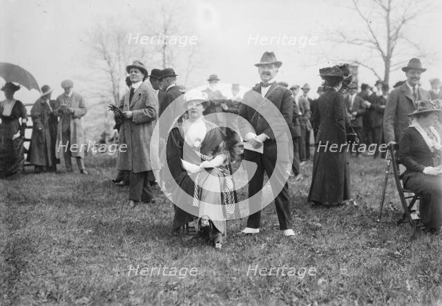 J.E. Aldred & wife, 1914. Creator: Bain News Service.