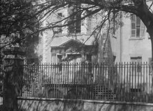 [Radcliffe-King Mansion, 24 George Street], Charleston, South Carolina, between 1920 and 1926. Creator: Arnold Genthe.