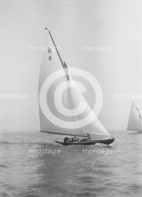 The 7 Metre 'Anitra' (K4) sailing close-hauled, 1912. Creator: Kirk & Sons of Cowes.