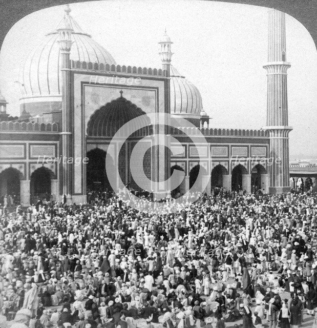 Fast Day within the Jumma Musjid, Delhi, India, 1903.Artist: Underwood & Underwood