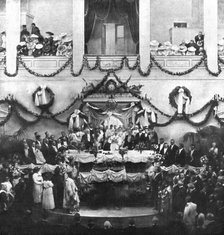 'Les Evenements de Grece; Le 4 aout 1917, apres avoir prete serment sur l'Evangile, le roi..., 1917. Creator: Unknown.