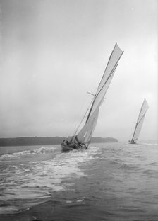 The 40-rater cutter 'Carina' leaves wake, 1911. Creator: Kirk & Sons of Cowes.