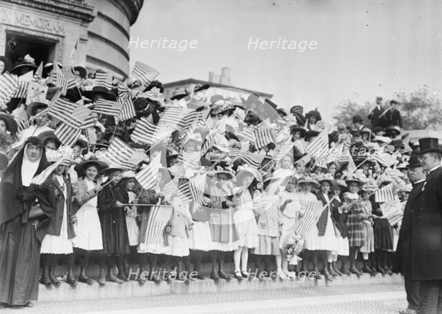 Greeting Cardinal Vannutelli, New York, 1910. Creator: Bain News Service.