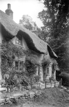 Thatched cottage in Studland, Dorset, c1900. Artist: Farnham Maxwell Lyte