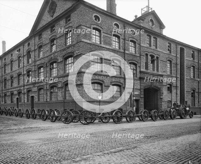 The gun carriage works, Cunard Engine Works, Derby Road, Kirkdale, Liverpool, January 1917. Artist: H Bedford Lemere.