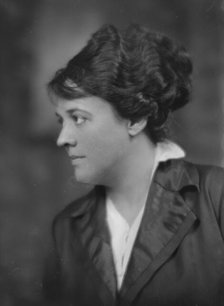 French, Pauline, Miss, portrait photograph, 1915. Creator: Arnold Genthe.