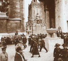 Victory celebration, civilians at the Arc de Triomphe, Paris, France, July 1919. Artist: Unknown.