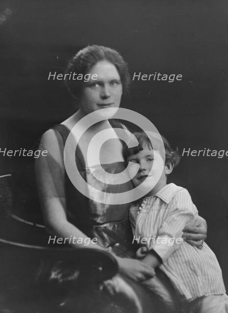 Mrs. E.L. Ashton and child, portrait photograph, 1918 Nov. 12. Creator: Arnold Genthe.