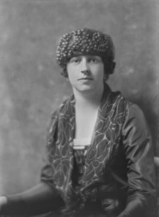 Miss Clarice Patterson, portrait photograph, 1918 Apr. 19. Creator: Arnold Genthe.
