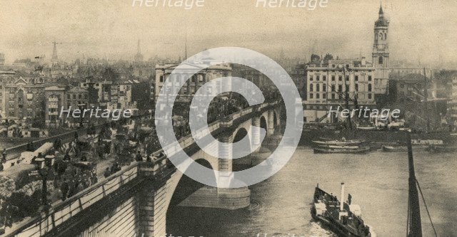 London Bridge, c1906. Artist: Unknown