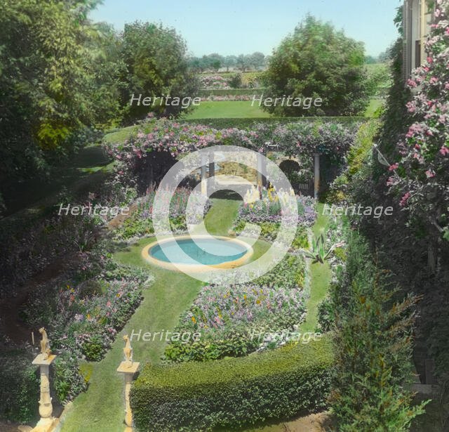 "Darena," George Barton French house, Southampton, New York, 1913. Creator: Frances Benjamin Johnston.