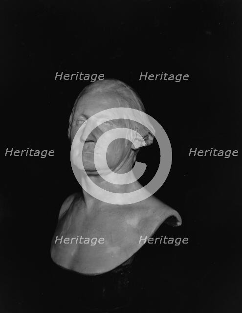 The Houdon bust of George Washington, Mt. Vernon, Va., between 1900 and 1915. Creators: William H. Jackson, Jean-Antoine Houdon.