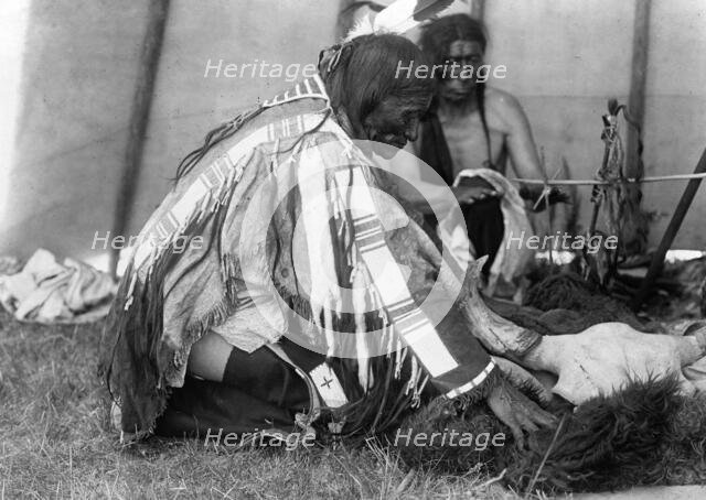 Hu Kalowa Pi-Removes the covering, c1907. Creator: Edward Sheriff Curtis.