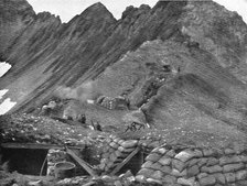'Sur le Front Italien; des tranchees et abris d'artillerie a 2800 metres d'altitude..., 1915. Creator: Robert Vaucher.