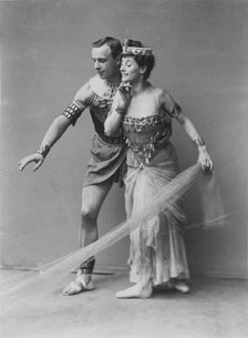 Anna Pavlova and Mikhail Mordkin in the ballet "The Pharaoh's Daughter" by Marius..., 1906. Creator: Fischer, Karl August (1859-after 1923).