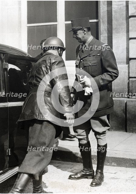 Second World War, General Charles De Gaulle at the exit of the War Office, June 6, 1940.