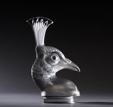 Tete de Paon Lalique mascot. Creator: Unknown.