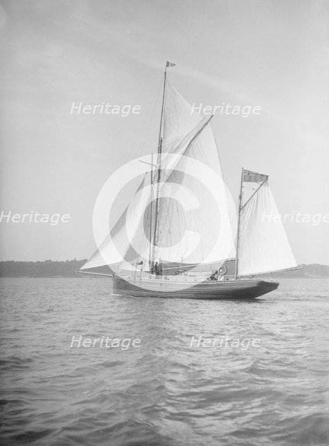 The ketch 'Apache' under sail, 1911. Creator: Kirk & Sons of Cowes.