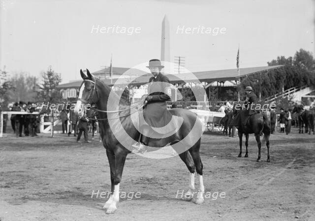 Horse Show, 1914. Creator: Harris & Ewing.