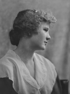 Hauck, Rose, Miss, portrait photograph, (1916?). Creator: Arnold Genthe.