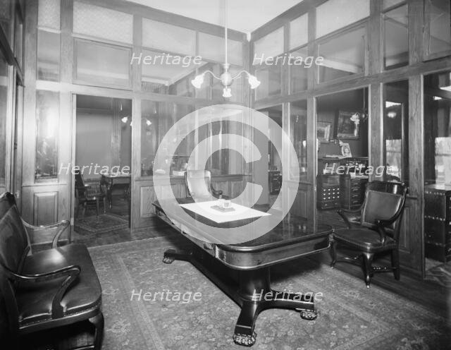 Offices of Mulford & Petry Co., Detroit, Mich., between 1900 and 1910. Creator: Unknown.