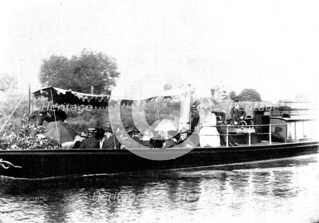 The Prince of Wales at Penton Hook Lock, near Chertsey-on-Thames, 1898. Creator: Bates.