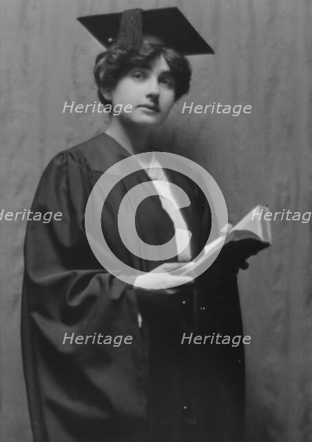 Ochs, Miss, portrait photograph, 1913. Creator: Arnold Genthe.