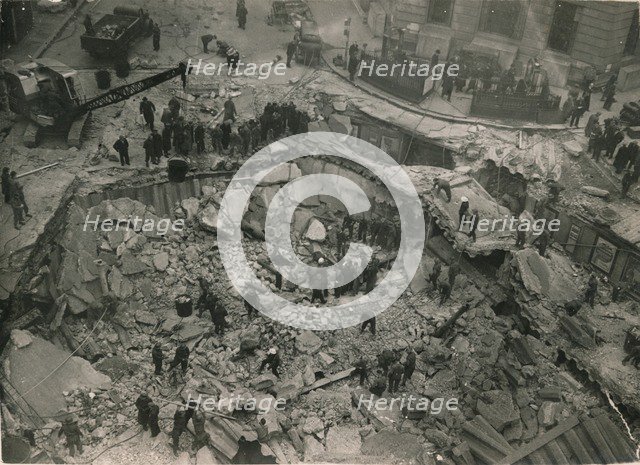 Bank Tube station, 11th January 1941. Artist: Unknown