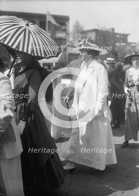 Leiter, Mrs. Joseph, Horse Show, 1917. Creator: Harris & Ewing.